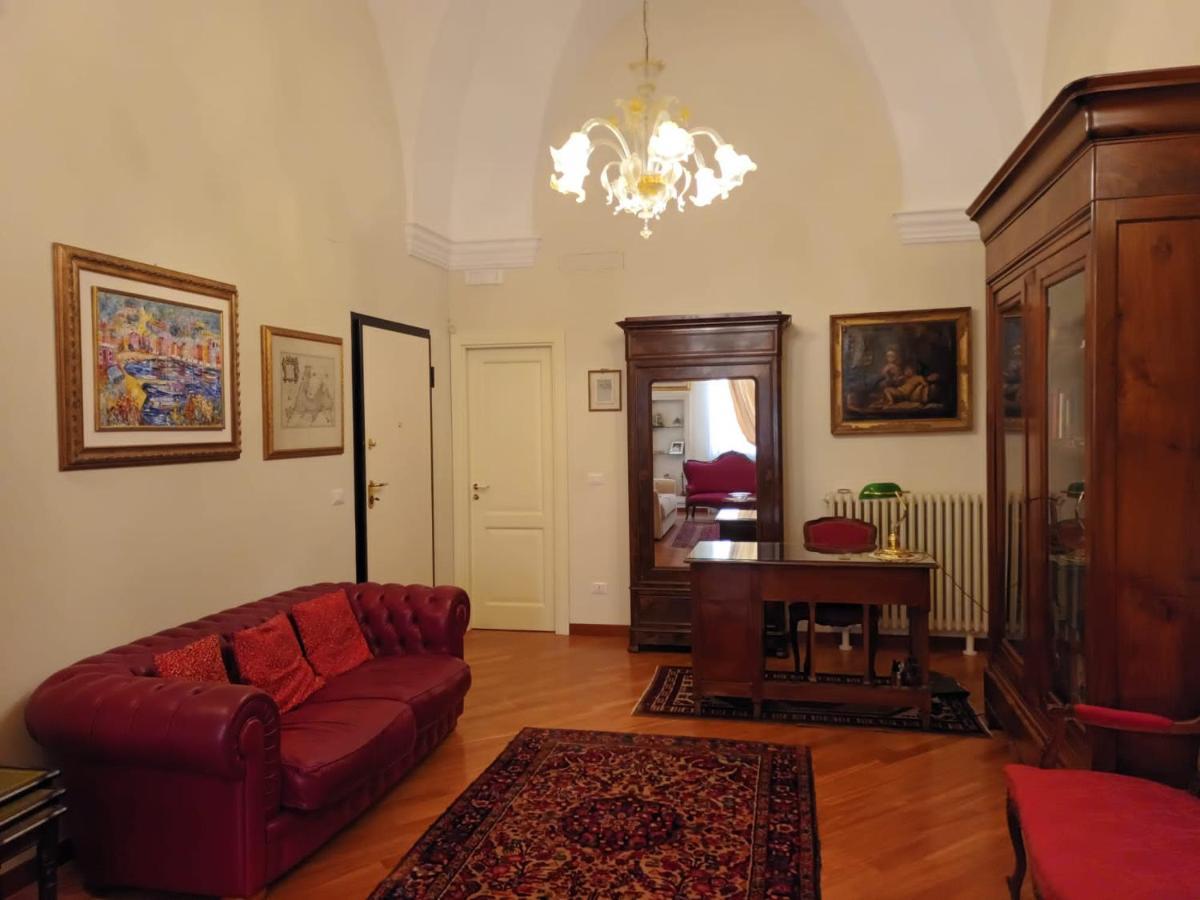 B&B Ai Due Santi Лечче Екстер'єр фото