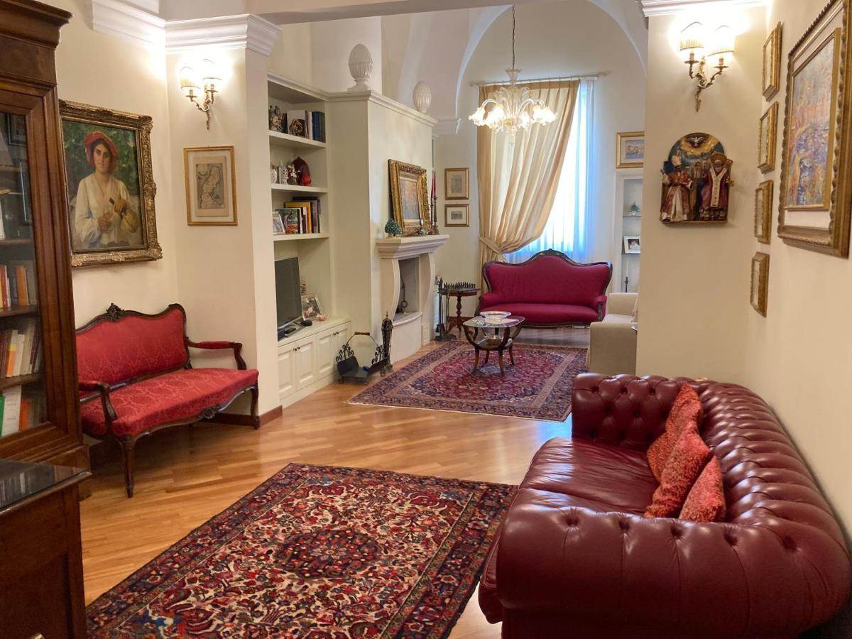 B&B Ai Due Santi Лечче Екстер'єр фото